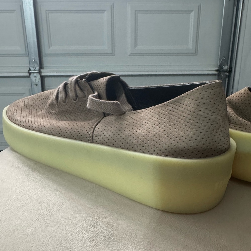 Fear of god 101 taupe suede sneaker size 42 men
